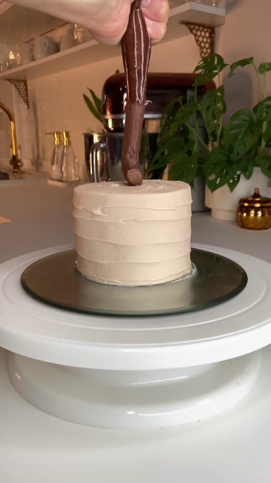 Post 6 by CAKE DECORATING & BAKING TIPS on TikTok (video)