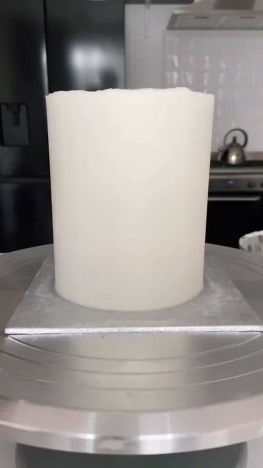 Post 8 by CAKE DECORATING & BAKING TIPS on TikTok (video)