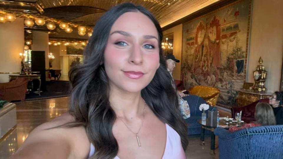 Post 2 by Lauren on TikTok (video)