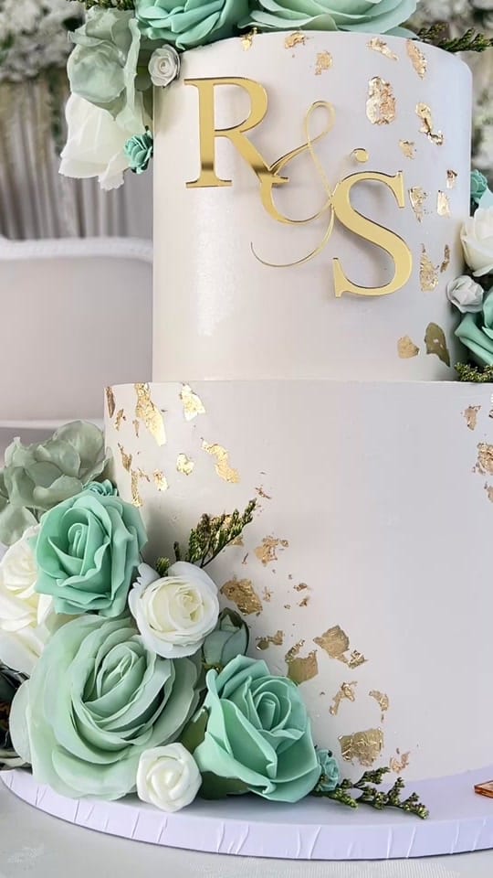 Post 2 by monibakes_ on TikTok (video)