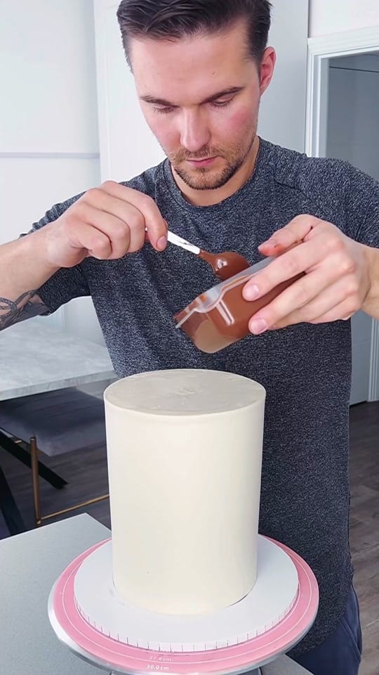 Post 1 by HarryBakess on TikTok (video)