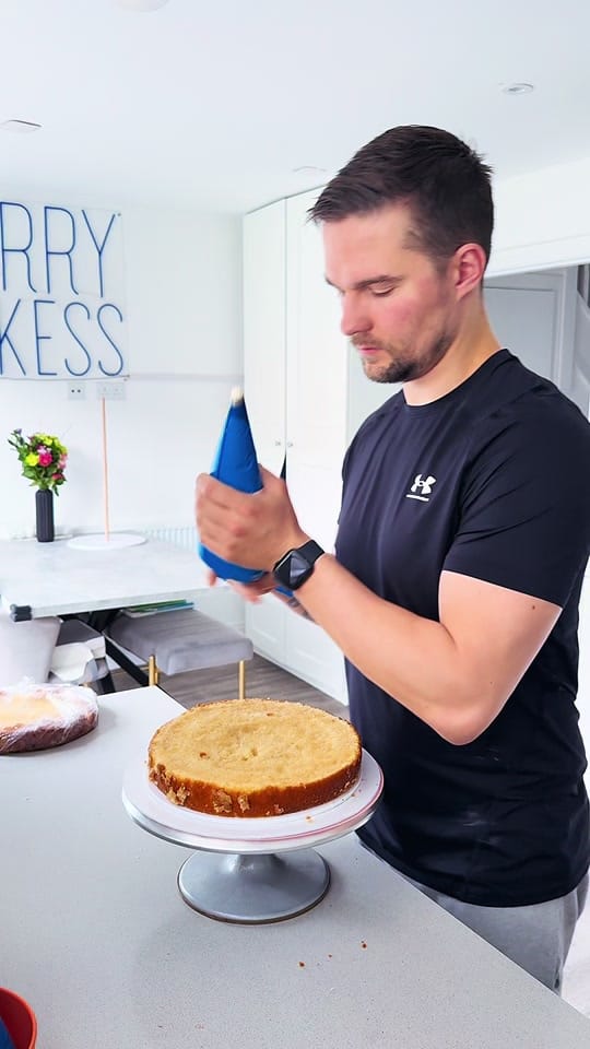 Post 6 by HarryBakess on TikTok (video)