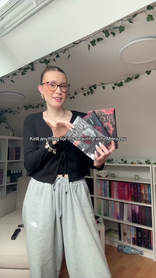 Post 2 by Maysbooks | booktok 🤎🎀 on TikTok (video)