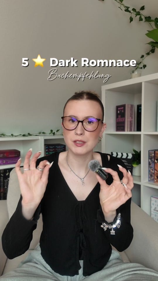 Post 3 by Maysbooks | booktok 🤎🎀 on TikTok (video)