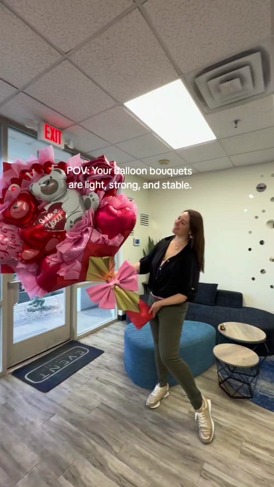 Post 9 by Anna Giant Balloon Bouquets on TikTok (video)