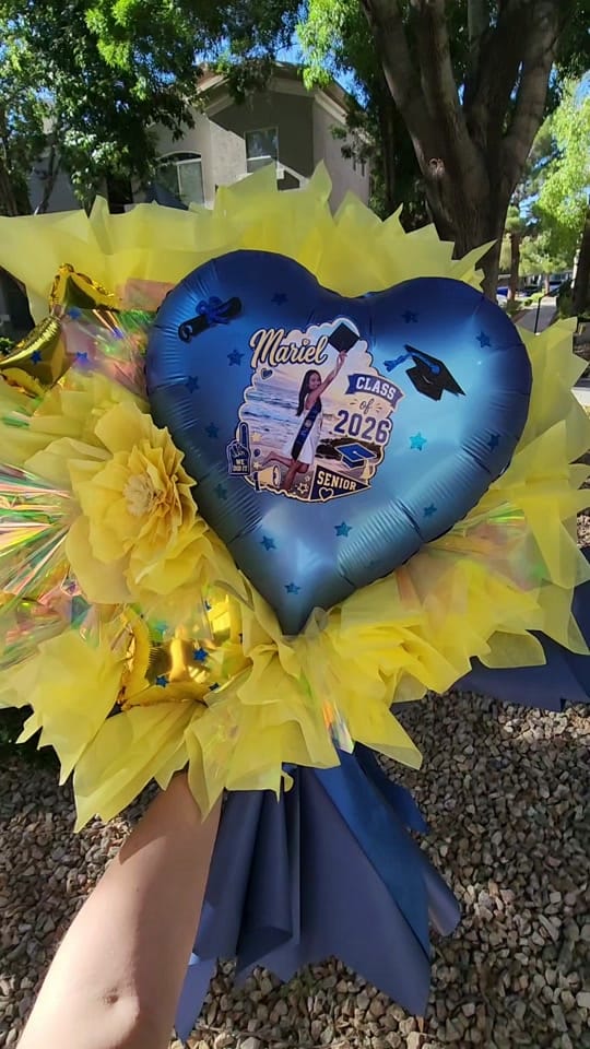 Post 5 by Anna Giant Balloon Bouquets on TikTok (video)