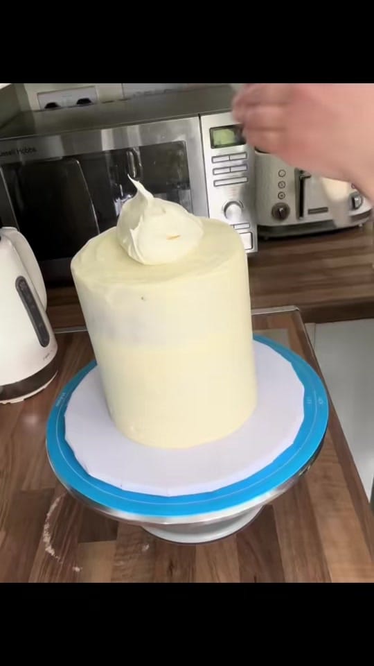 Post 9 by Rebecca-Yorkshire Girls Bakes on TikTok (video)