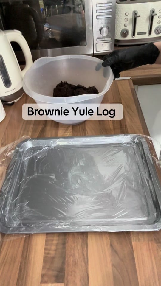 Post 10 by Rebecca-Yorkshire Girls Bakes on TikTok (video)
