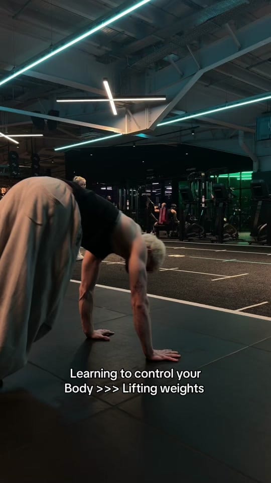 Post 1 by Con on TikTok (video)