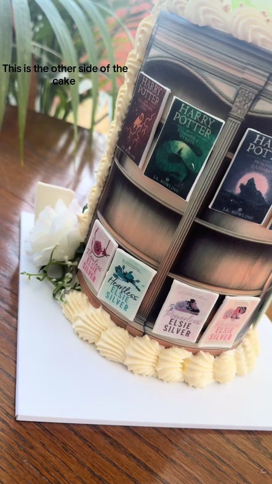 Post 9 by Paisleyscakes on TikTok (video)