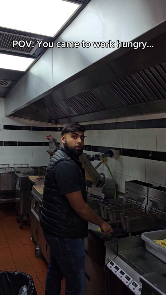 Post 2 by Mahmoods | 🍔🍟🍕🍗🌯🥤 on TikTok (video)
