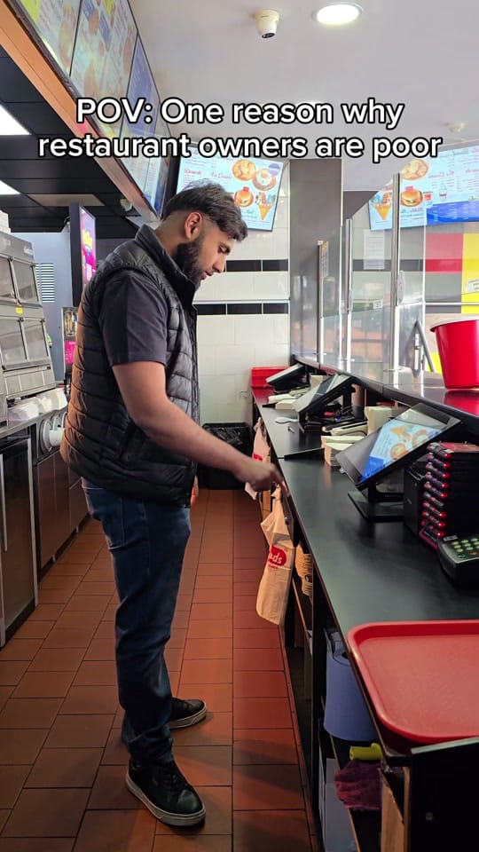Post 8 by Mahmoods | 🍔🍟🍕🍗🌯🥤 on TikTok (video)