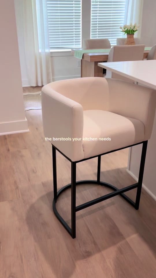 Post 5 by KYLIE JONES on TikTok (video)