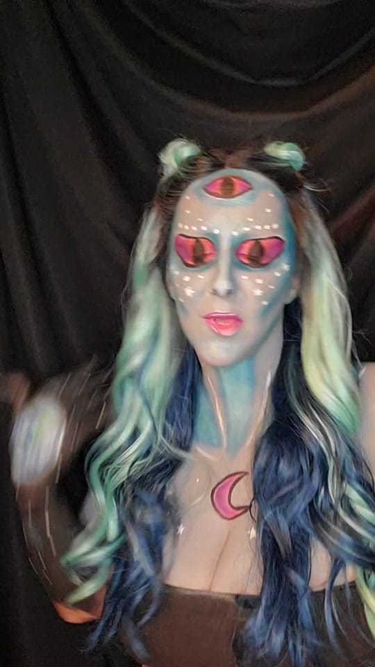 Post 2 by Amanda Roum on TikTok (video)