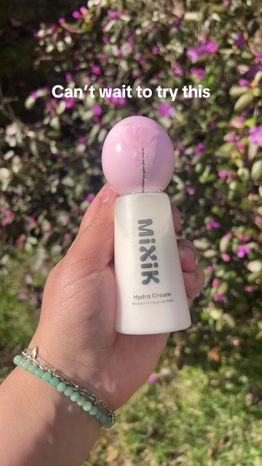Post 2 by Elena on TikTok (video)