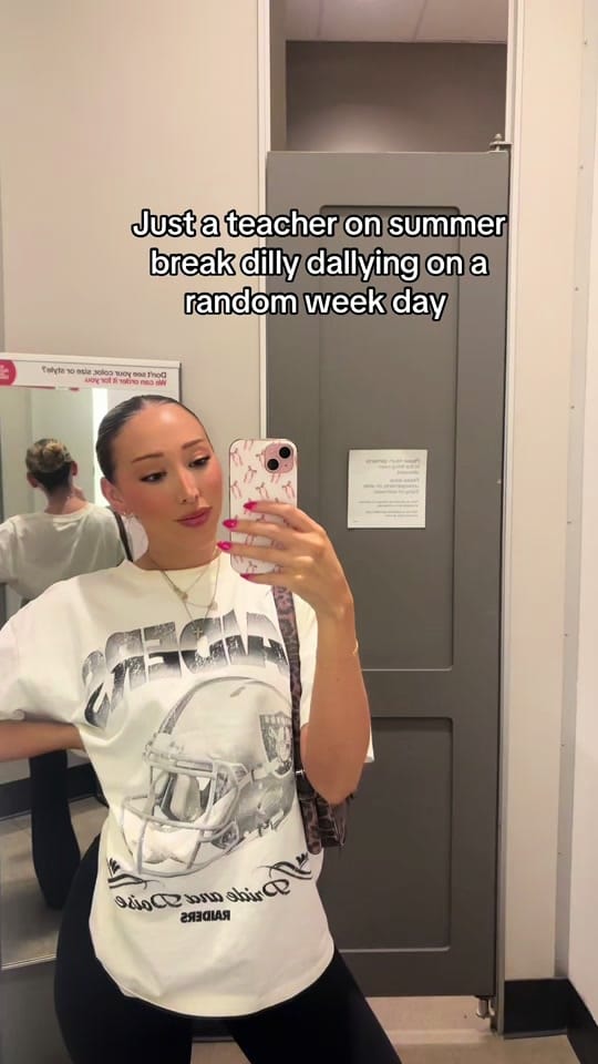Post 2 by Bianca on TikTok (video)