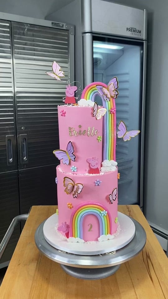 Post 1 by Cakes By Nayyy on TikTok (video)