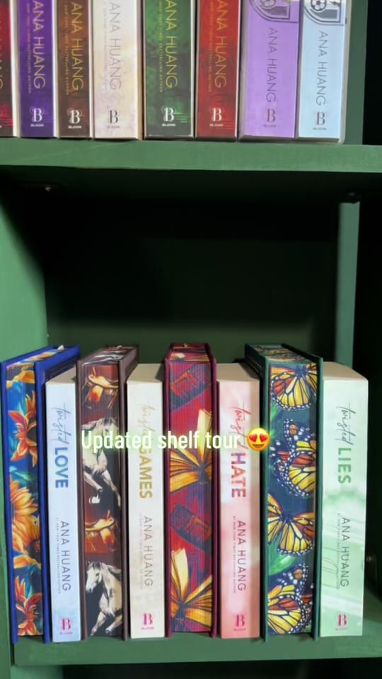 Post 2 by kingjulianreads on TikTok (video)