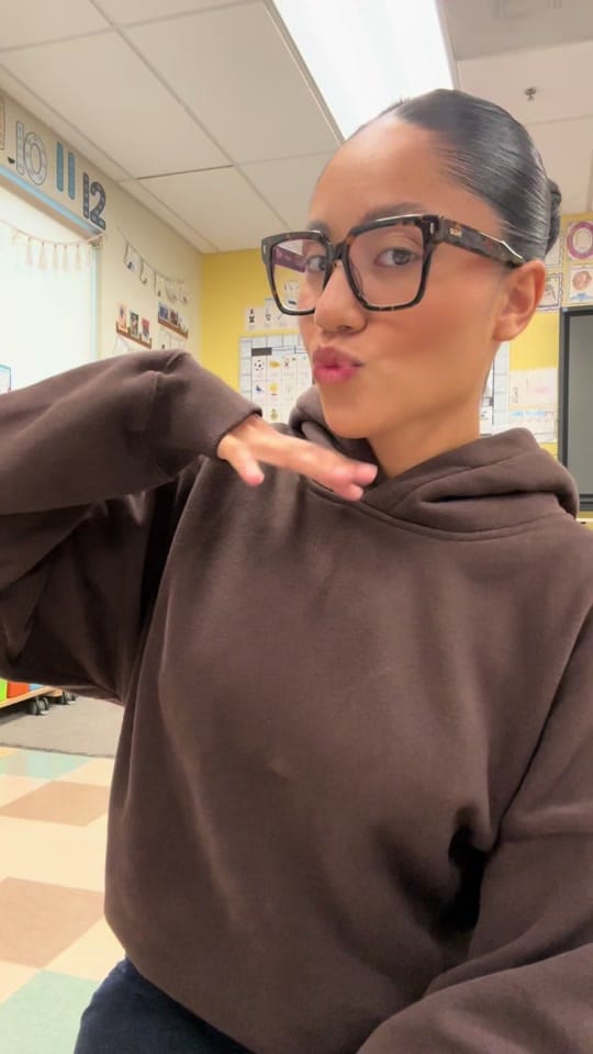 Post 8 by iris on TikTok (video)