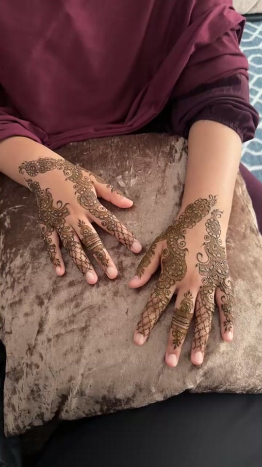Post 3 by Arousaxhenna on TikTok (video)