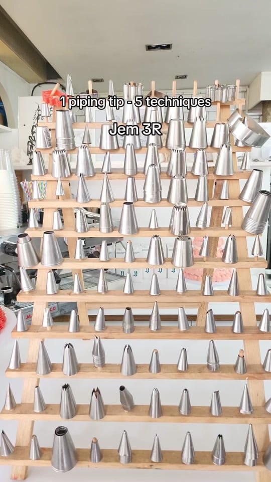 Post 8 by Lily Vanilli on TikTok (video)