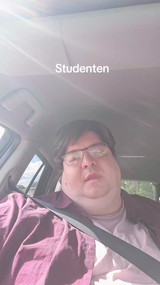 Post 1 by bardkris on TikTok (video)