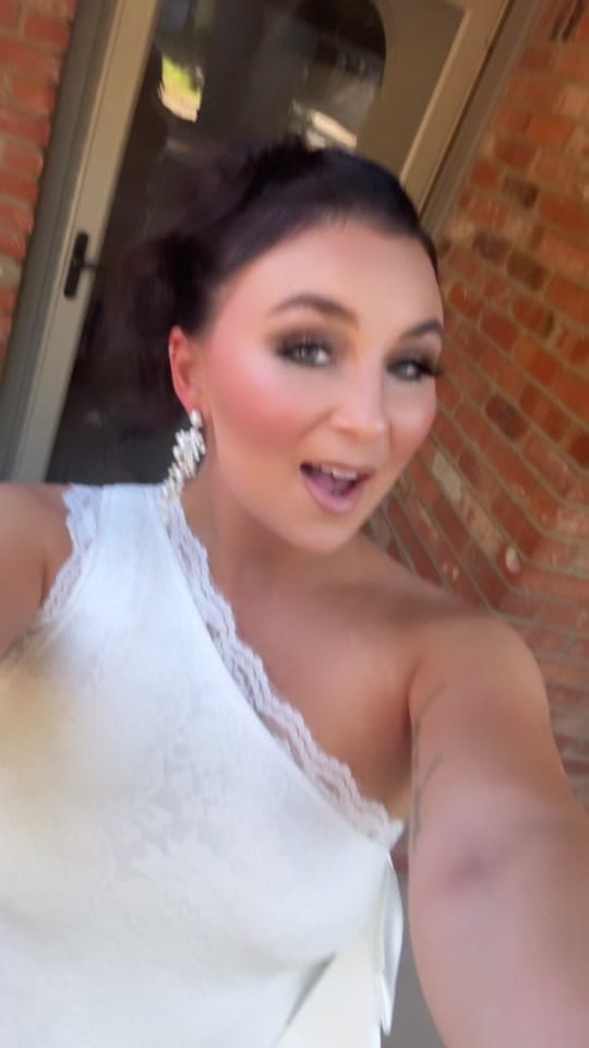 Post 1 by Sunny Day on TikTok (video)