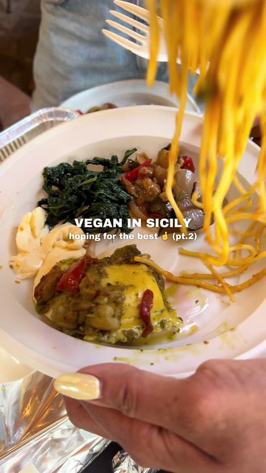 Post 10 by plantbasedbambi 🍒 vegan food on TikTok (video)