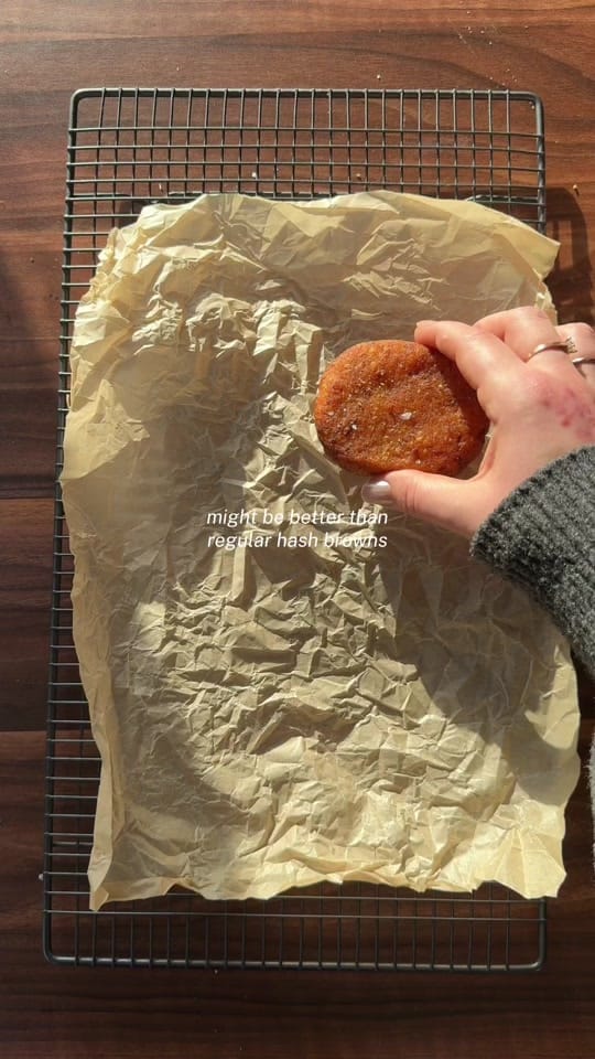 Post 4 by Laura Kersev on TikTok (video)