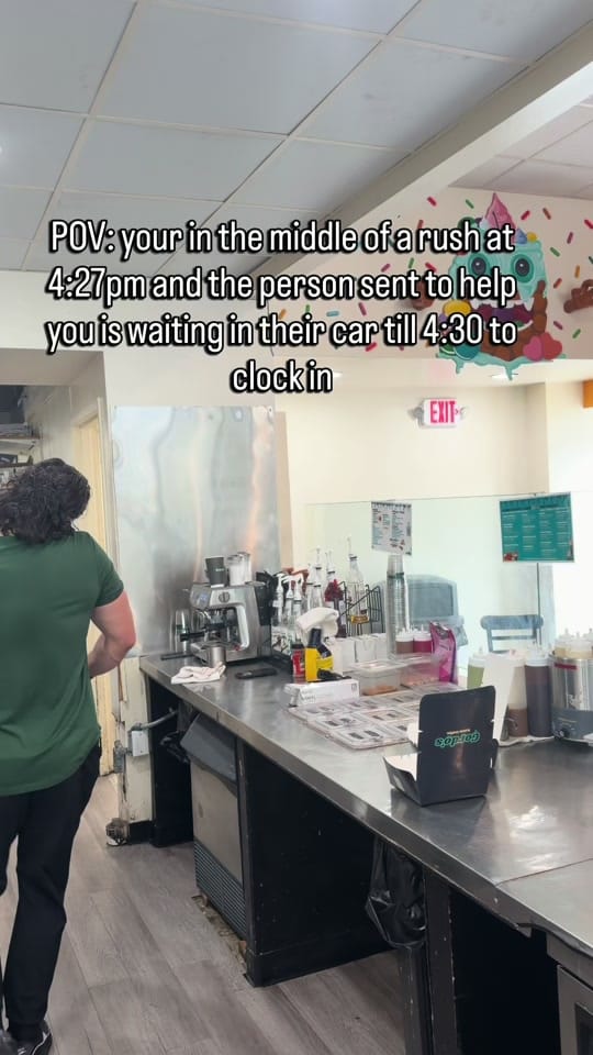 Post 3 by Gordos Bubble Waffles on TikTok (video)