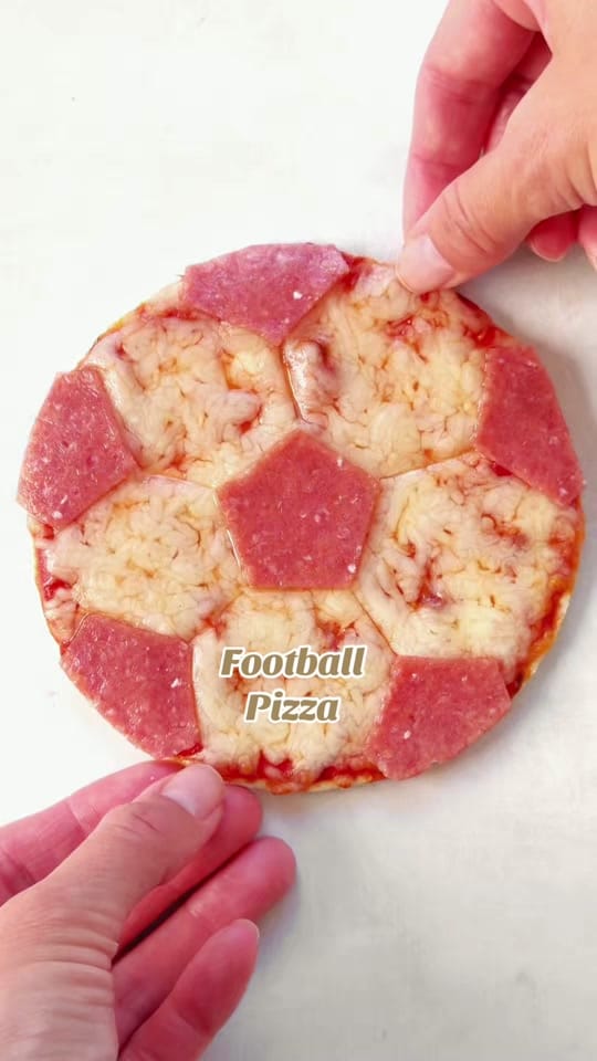 Post 1 by TheFastFoodie.tv on TikTok (video)