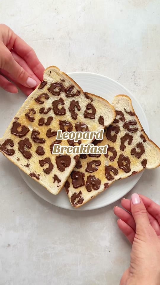 Post 9 by TheFastFoodie.tv on TikTok (video)