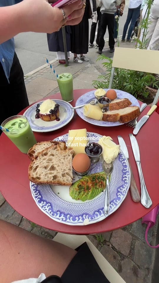 Post 6 by tati on TikTok (video)