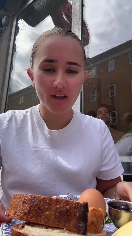 Post 7 by tati on TikTok (video)