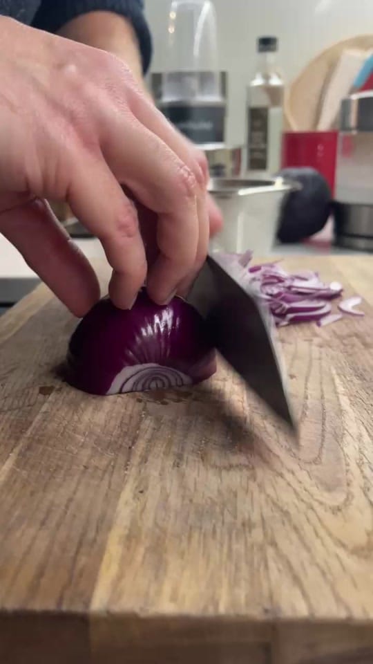 Post 6 by Feeding Speedy on TikTok (video)