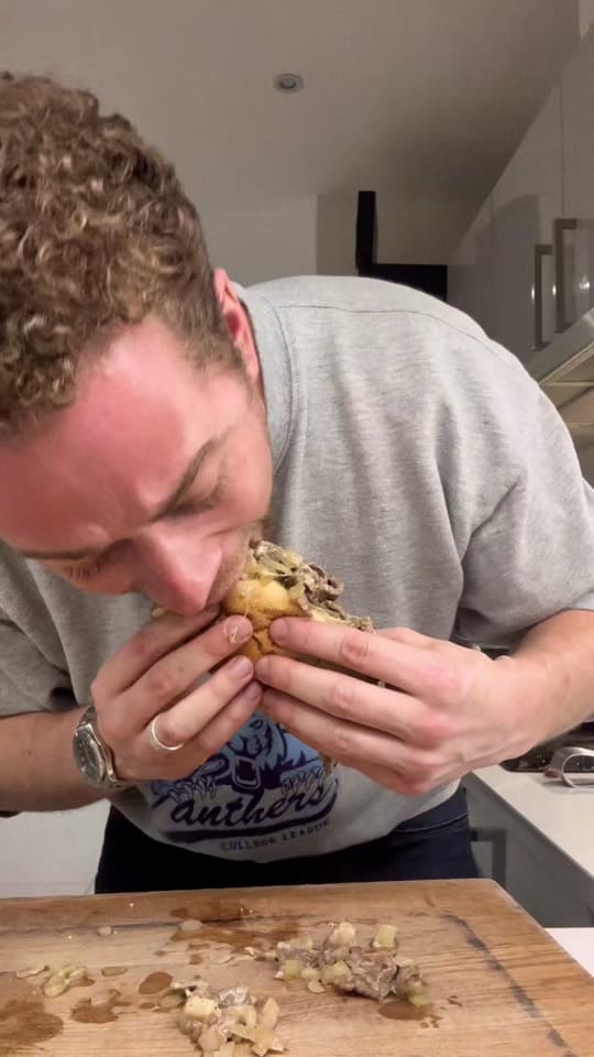 Post 9 by Feeding Speedy on TikTok (video)