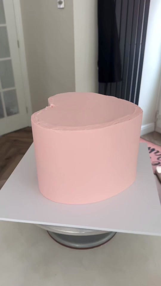 Post 6 by Cake That Cardiff on TikTok (video)