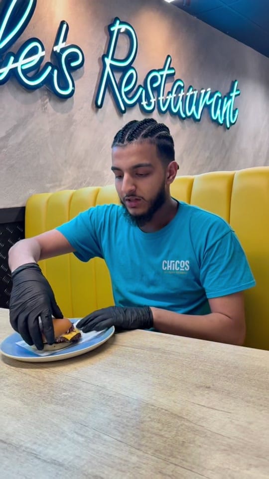 Post 1 by Chicos London on TikTok (video)