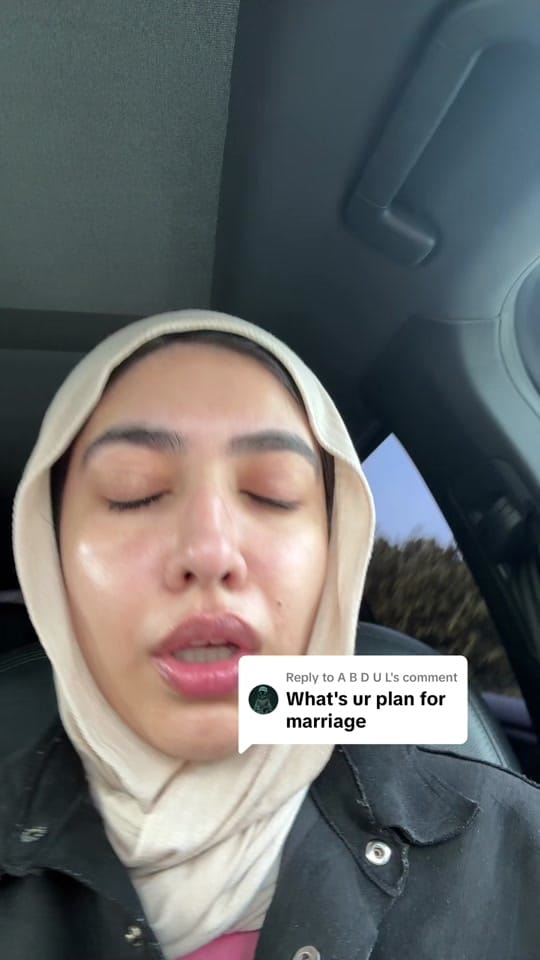 Post 7 by Lubna on TikTok (video)