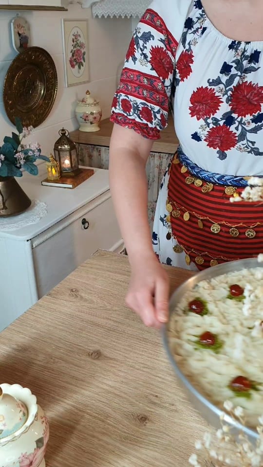 Post 1 by Sibel on TikTok (video)