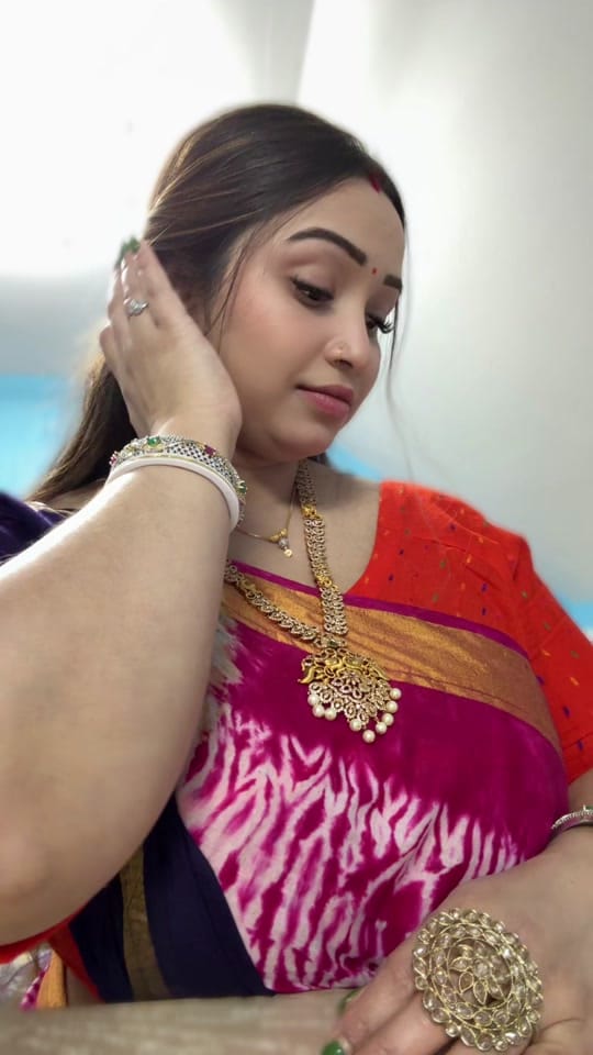 Post 3 by Pakhi Roy on TikTok (video)