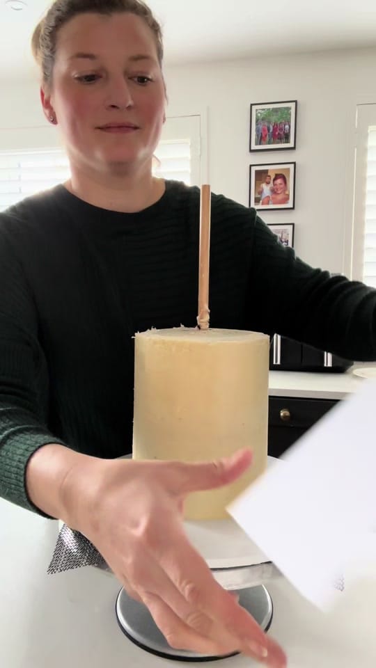 Post 8 by clairelawrencecakedesign on TikTok (video)