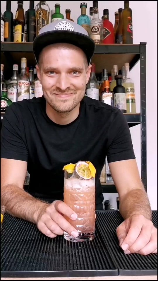 Post 7 by Cocktails by Bence on TikTok (video)