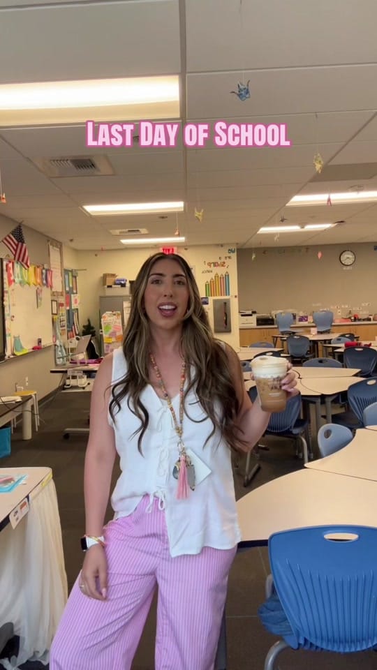 Post 2 by betweenthedesks on TikTok (video)