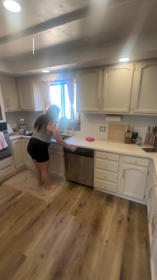 Post 6 by Sydni on TikTok (video)