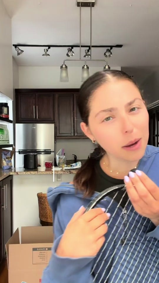Post 2 by Jessica on TikTok (video)