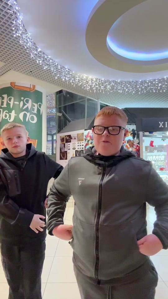 Post 4 by Rathmintin food reviews on TikTok (video)