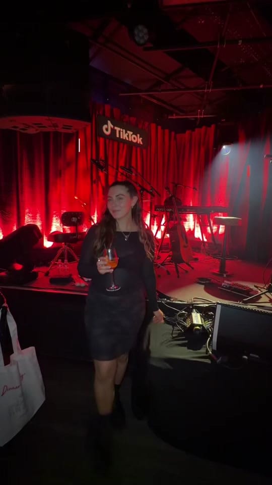 Post 2 by ameliaxsalmon on TikTok (video)