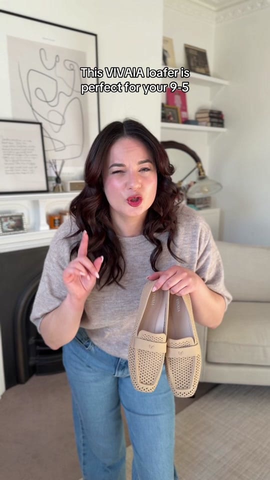 Post 9 by Albertine | Outfits + Tea 🍰 on TikTok (video)