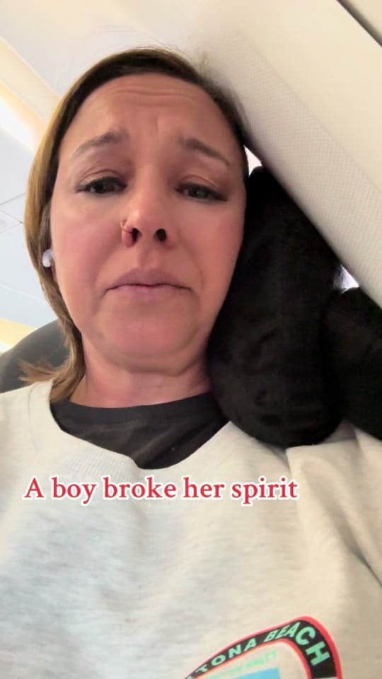 Post 2 by lindzrae on TikTok (video)